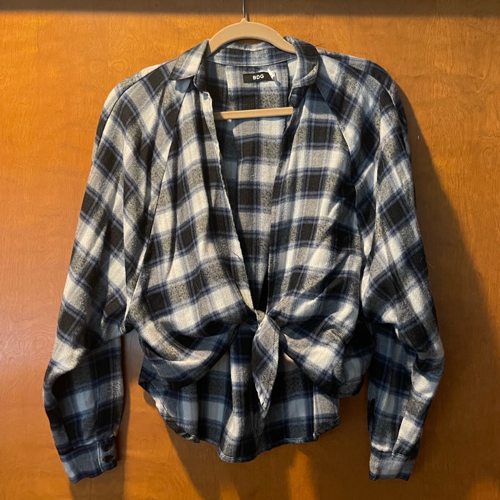 BDG Urban Outfitters Cropped Tie-front Flannel